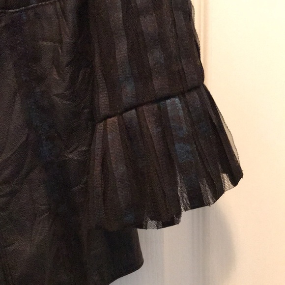 🧵 Black Ruffle Blazer - Picture 5 of 6